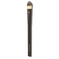 Medium Classic Shadow Brush