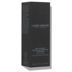 Real Flawless Weightless Perfecting Foundation