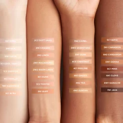 Real Flawless Weightless Perfecting Foundation